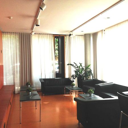 Jugendherberge Stuttgart Neckarpark Exterior foto