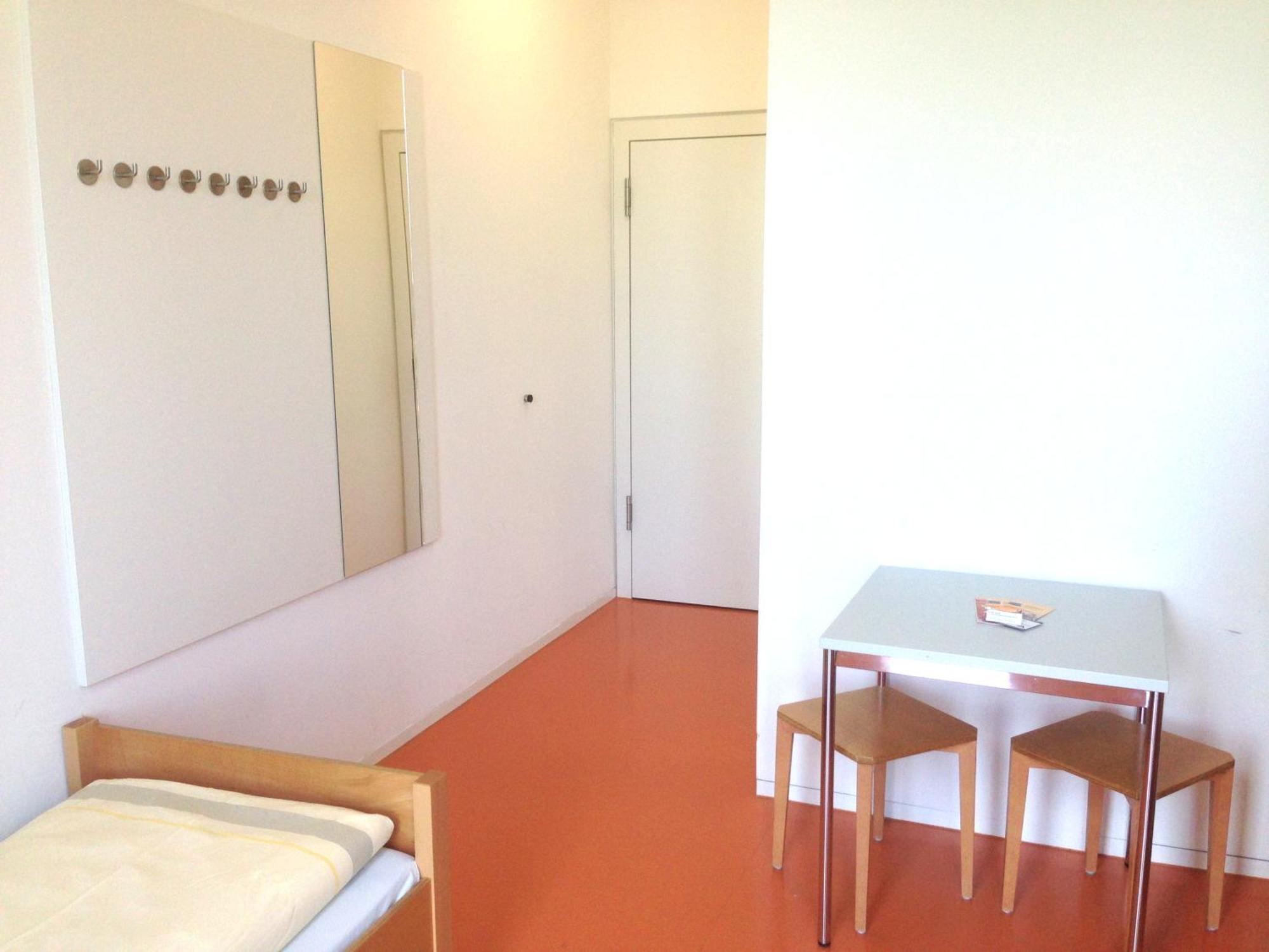 Jugendherberge Stuttgart Neckarpark Habitación foto